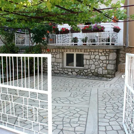 Apartment Apartments By The Sea Selce, Crikvenica - 5550 Selce