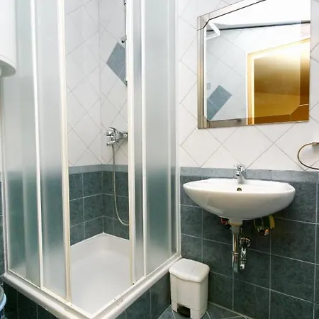 Apartment Apartments By The Sea Selce, Crikvenica - 5550 Selce